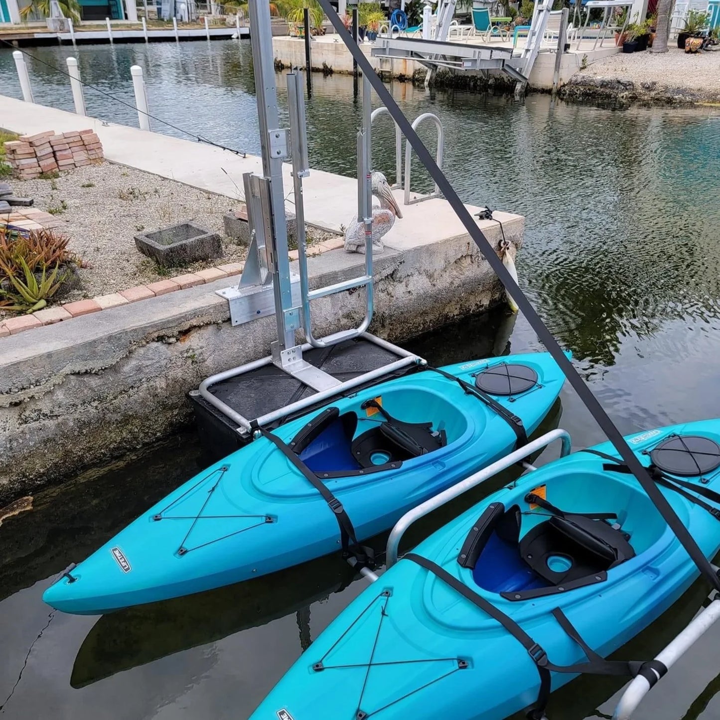 FIXED DOCK LAUNCH & STOW